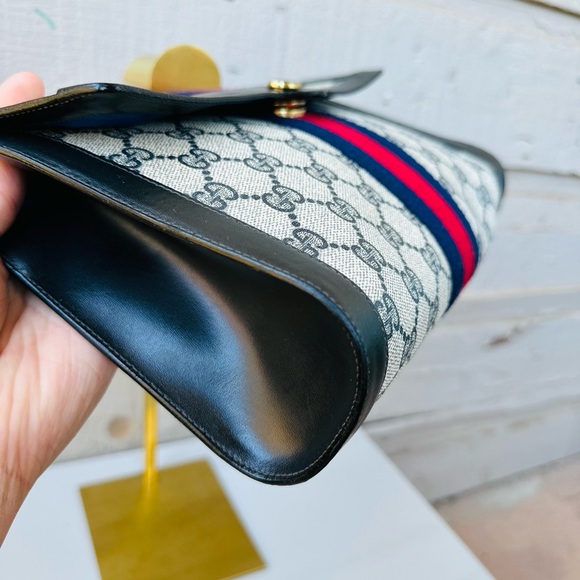 GUCCI Clutch with Iconic Sherry Line - Picture 4 of 10
